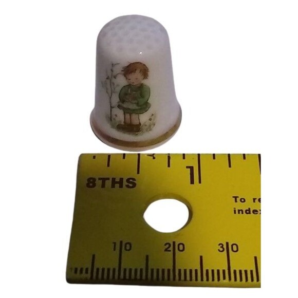 Spring Bouquet 2nd Ed Porcelain Thimble by SCHMID Vintage 1983 West Germany ~ - Picture 6 of 6